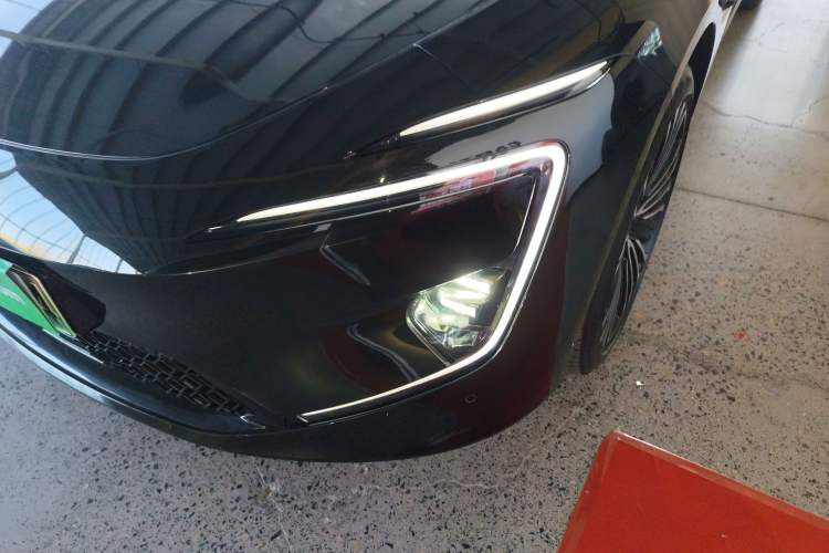 Used  12 2025 Ultra Extended-Range Edition