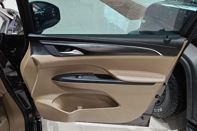 Used Buick GL8 2021 ES Land Cruiser 653T Luxury Edition