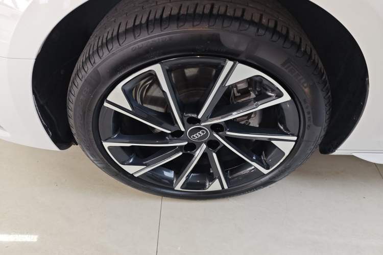 Used Audi A4L 2023 40 TFSI Fashionable and Elegant Version