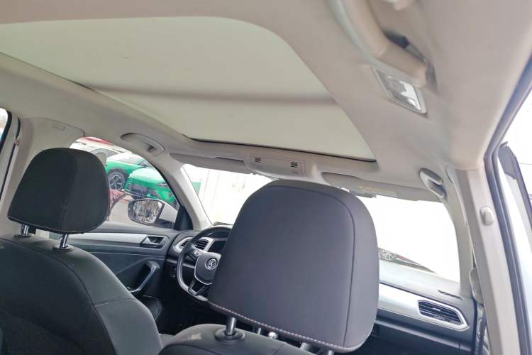 Used Volkswagen T-ROC 2021 Revised Version 280TSI DSG Two-Wheel Drive Elite Connect Edition
