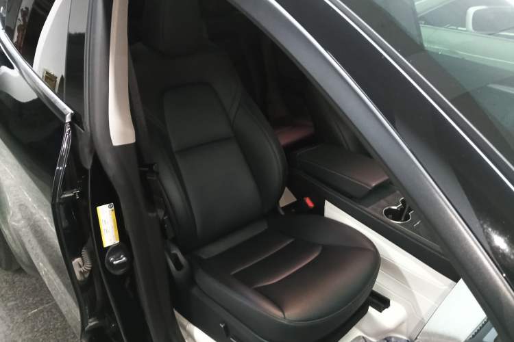 Used Tesla Model Y 2023 Long-Range All-Wheel-Drive Version