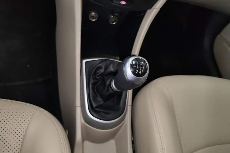 Used Hyundai Verna (older generation) 2016 1.4L Manual Smart GLS Trim