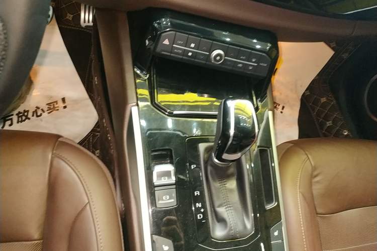 Used Wey VV7 2017 2.0T Flagship Model
