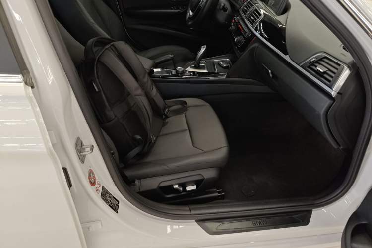 Used BMW 3 Series 2017 320Li Fashion Model
