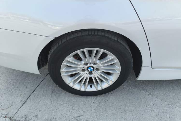 Used BMW 5 Series 2014 525Li Leading Model