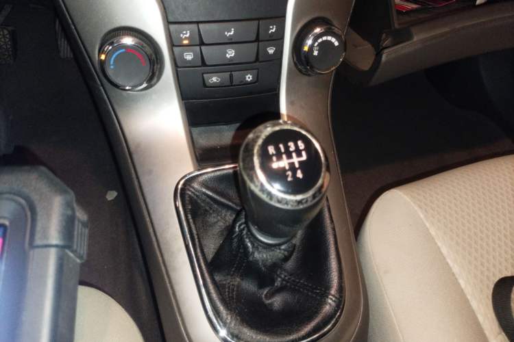 Used Chevrolet Cruze 2015 1.5L Classic SL MT