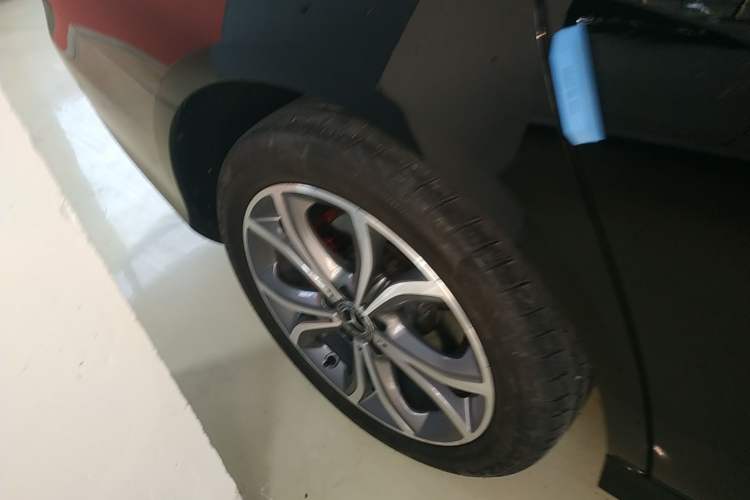 Used Mercedes-Benz E-Class 2017 E 300 L Sporty and Stylish Model
