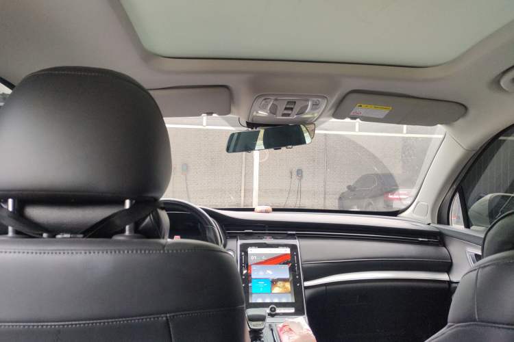 Used Roewe RX5 MAX 2019 300TGI Automatic Smart Cabin Luxury Edition
