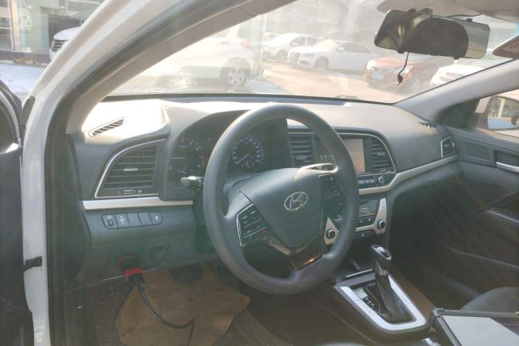 Used Hyundai Elantra 2016 1.6L Automatic ZhiXuan – Elite Version