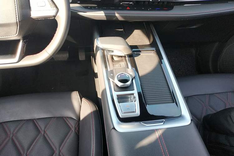 Used Changan CS55PLUS 2024 3rd Generation 1.5T DCT Prestige Model
