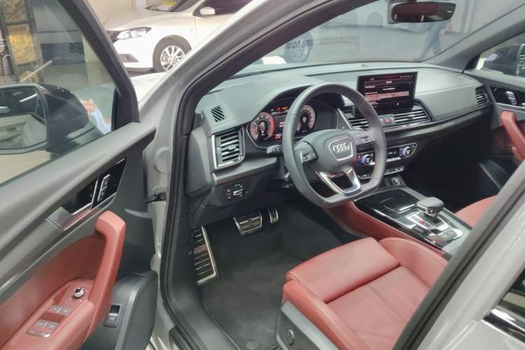 Used Audi Q5L 

