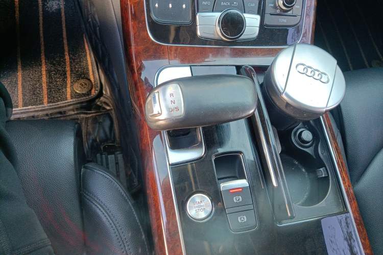 Used Audi A8 2013 A8L 45 TFSI quattro Comfort model
