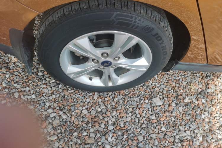 Used Ford Focus 2015 Hatchback 1.6L Manual Comfort Edition
