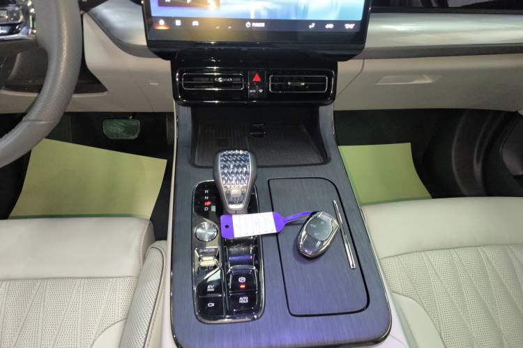 Used GAC Trumpchi GS8 2022 Dual-Engine Series 2.0TM Two-Wheel Drive Prestige Edition (7 Seats)