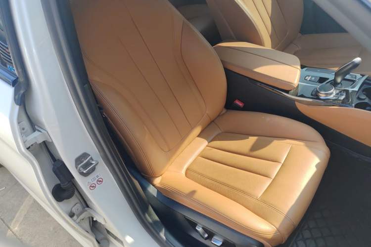 Used BMW 5 Series 2019 Facelifted 530Li Leading Edition M Sport Package
