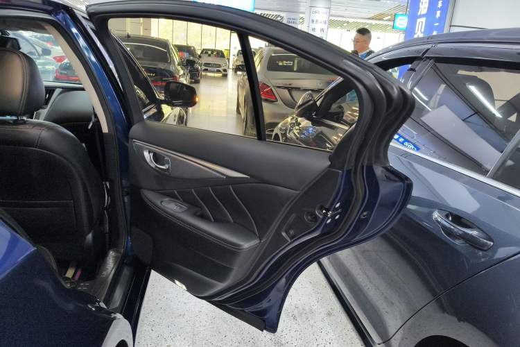 Used Infiniti Q50L 2016 2.0T Enjoyment Edition
