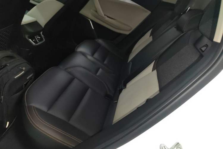 Used Lynk & Co 06 EM-P 2022 PHEV 84 km Range Pro Version
