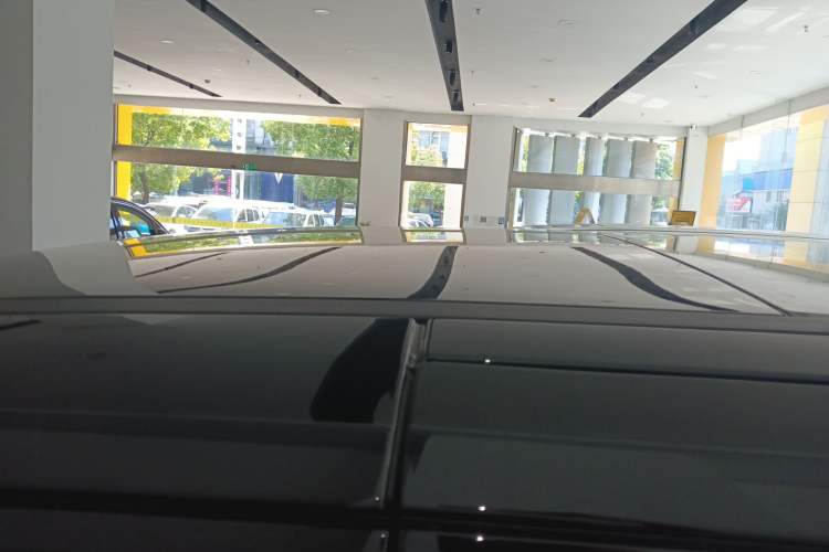 Used  LEVC L380 2024 140-Degree 6-Seater All-Wheel-Drive Ultra
