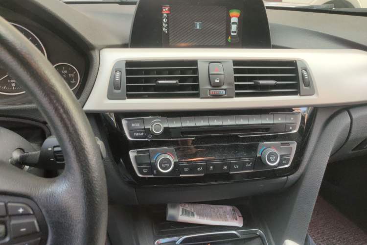 Used BMW 3 Series 2016 320i Fashion Model
