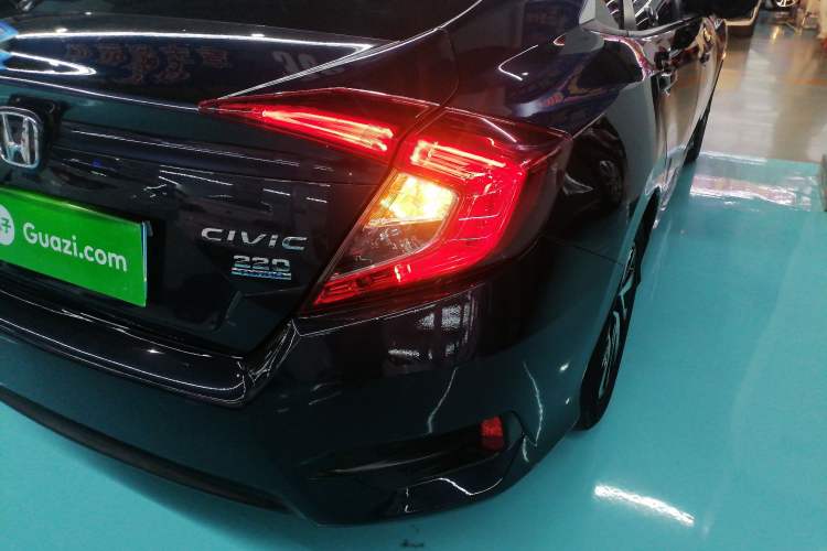 Used Honda Civic 2016 220TURBO CVT Luxury Edition
