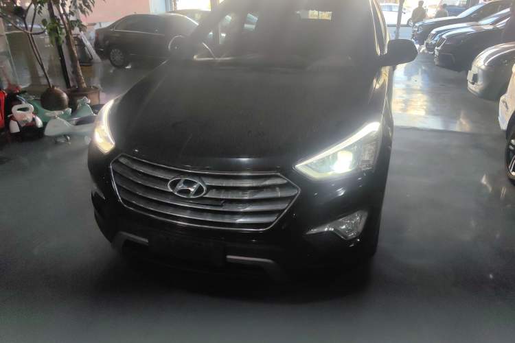 Used Hyundai Grand SantaFe 2013 3.0L 7-seat Four-Wheel-Drive Luxury Edition