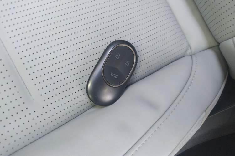 Used Nio ES6 2023 75 kWh
