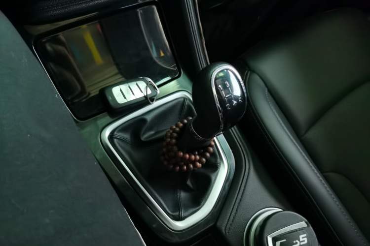 Used Changan CS35PLUS 2021 Honor Million Edition 1.6L Manual Luxury Model
