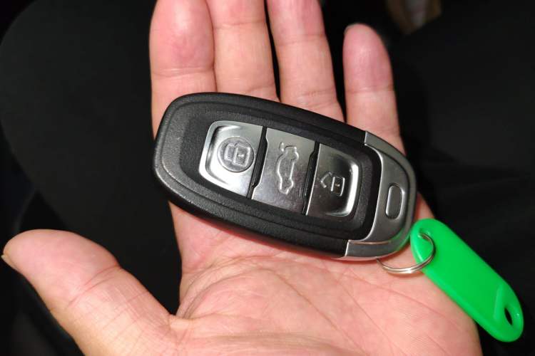 Used Hongqi E-QM5 2022 431 km Charge & Enjoy Edition
