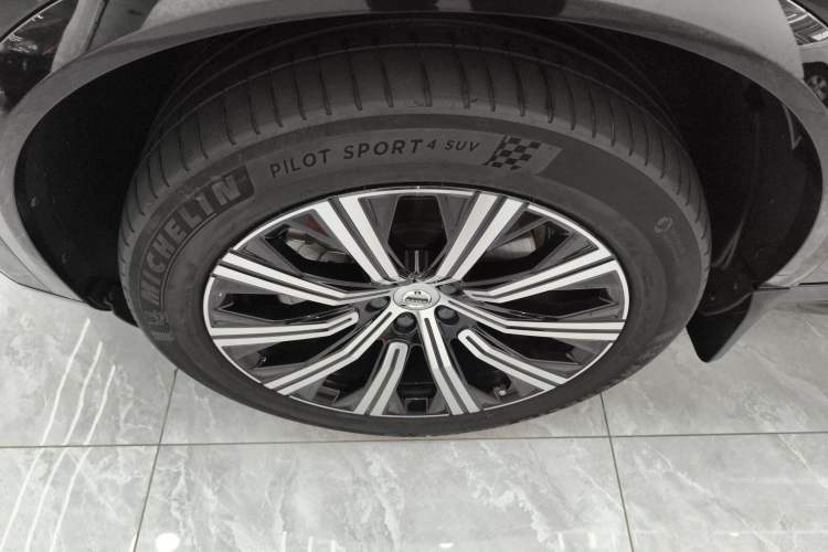 Used Volvo XC90 2023 B6 Zhiyi Luxury Edition 7-Seater