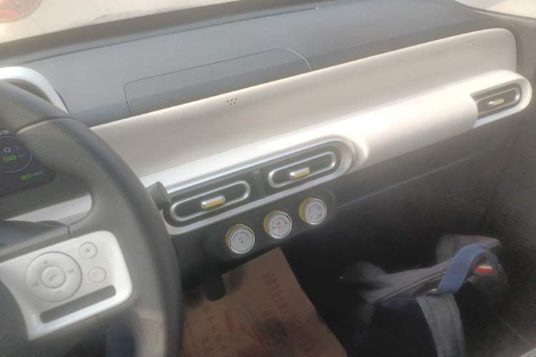 Used Wuling Hongguang MINIEV 2024 3rd Generation 215km Youth Edition
