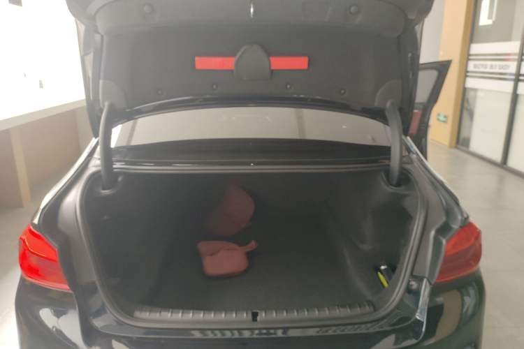 Used BMW 5 Series 2018 Restyled 530Li Leading Edition M Sport Package