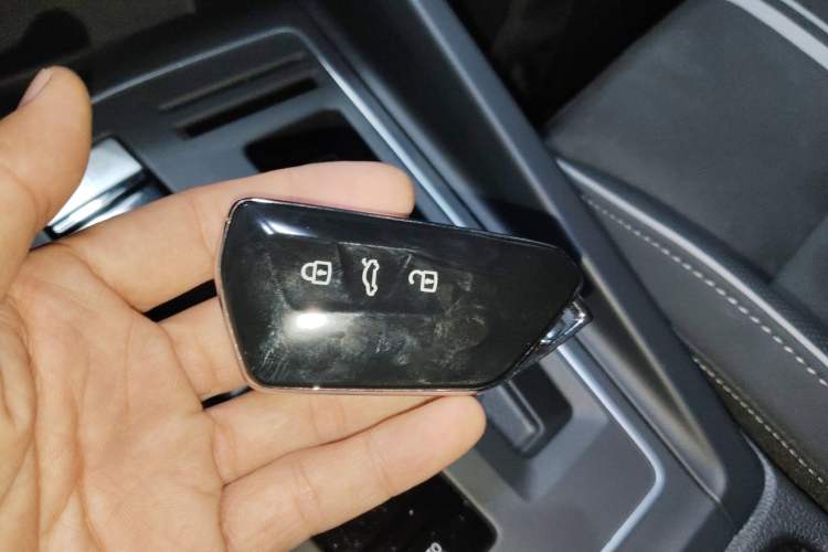 Used Volkswagen Golf 2023 Facelift 280TSI DSG R-Line Lite
