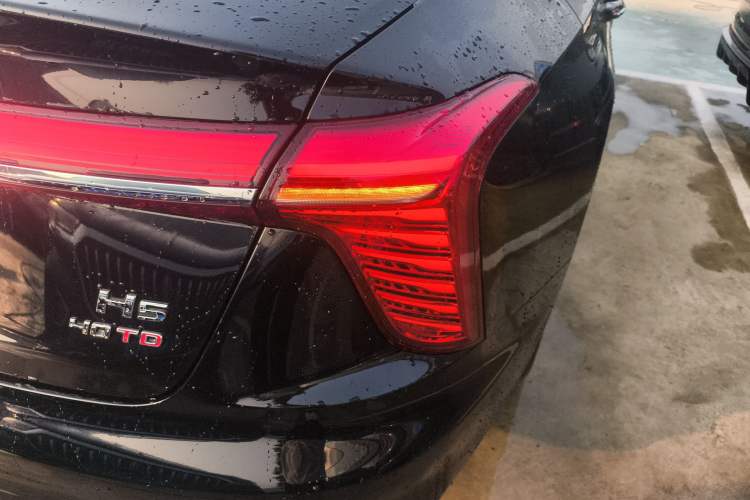 Used Hongqi H5 2023 2.0T Automatic Smart Connect Flagship Edition
