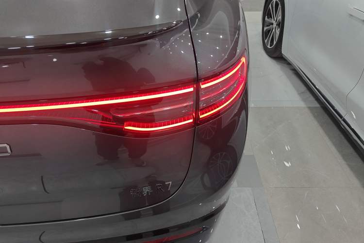 Used Hima Luxeed R7 2024 All-Electric 667 km Max
