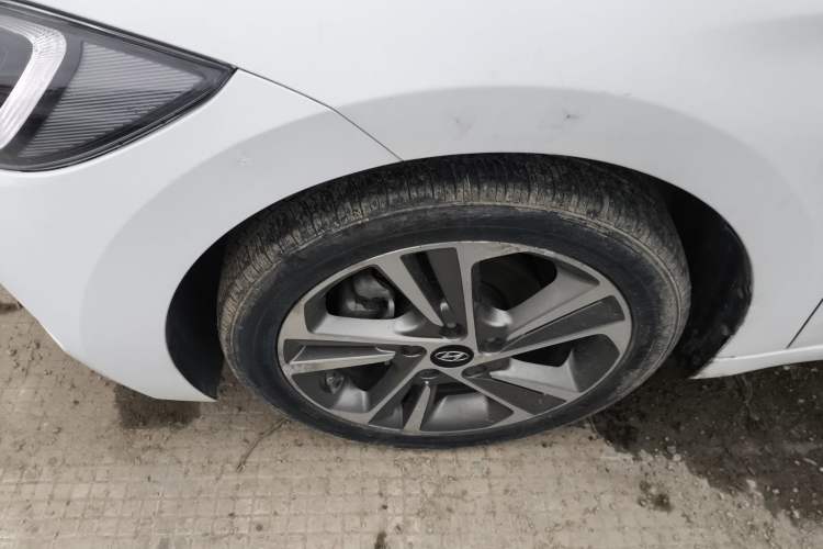 Used Hyundai Elantra 2016 1.6L Automatic ZhiXuan · Luxury Version
