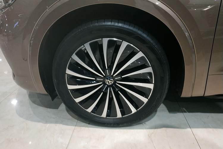 Used Volkswagen Viloran 2022 380TSI Prestige Edition
