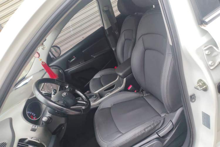 Used Kia Sportage R 2015 2.0L Automatic Two-Wheel Drive DLX Model
