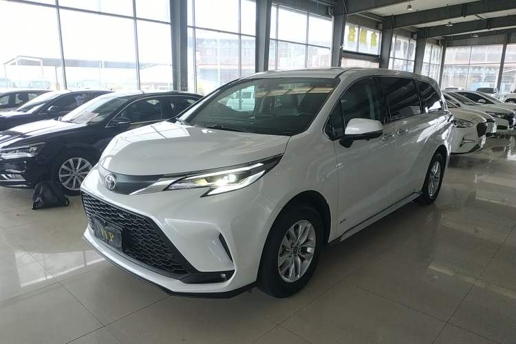 Used Toyota Granvia 2024 2.5L Hybrid Comfort Edition
