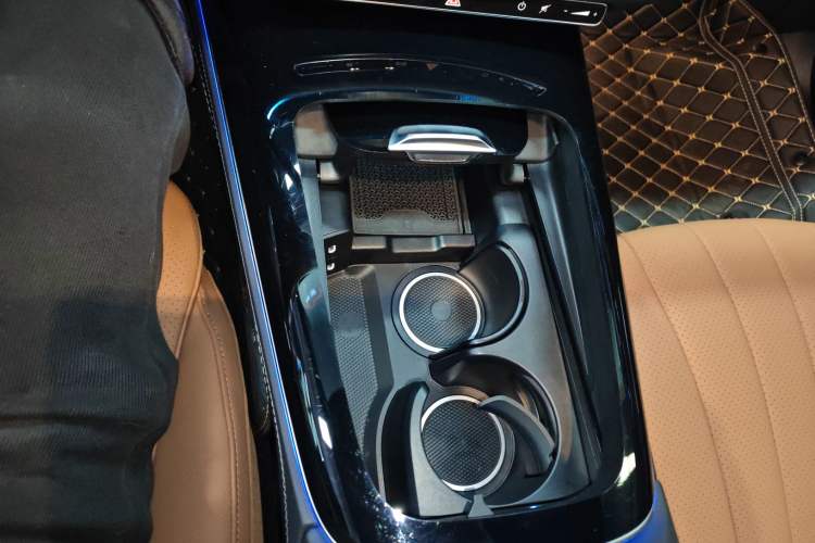 Used Mercedes-Benz E-Class 2025 E 260 L
