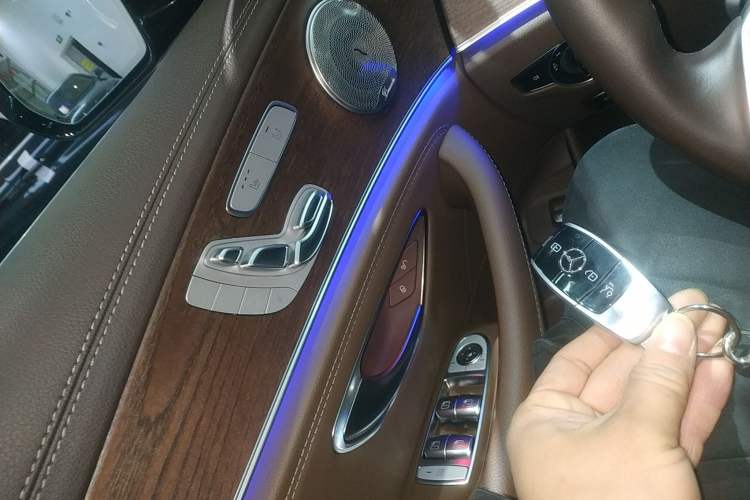 Used Mercedes-Benz E-Class 2023 Updated E 300 L Fashion Edition
