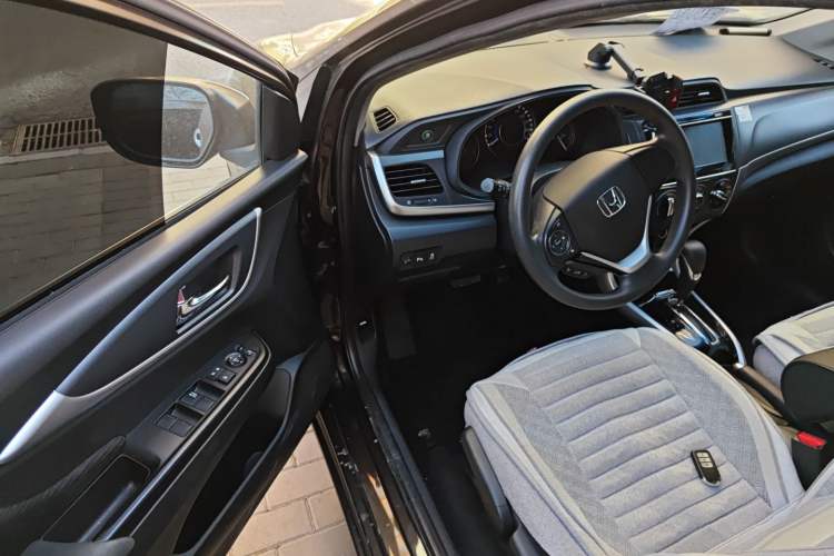 Used Honda Crider 2016 1.8L CVT Luxury Edition
