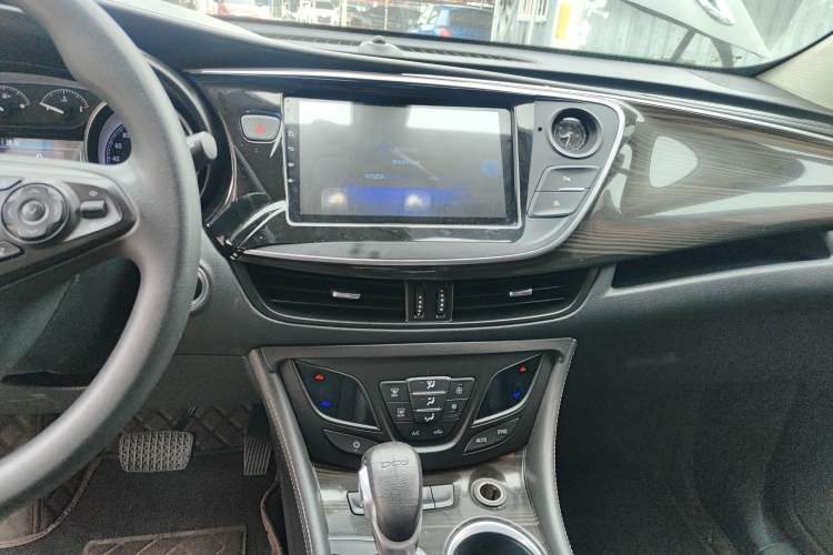 Used Buick Envision 2018 20T Two-Wheel-Drive Leading Model