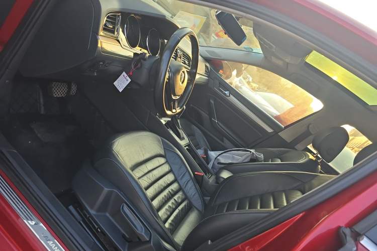 Used Volkswagen Lamando 2018 280TSI DSG Comfort Edition
