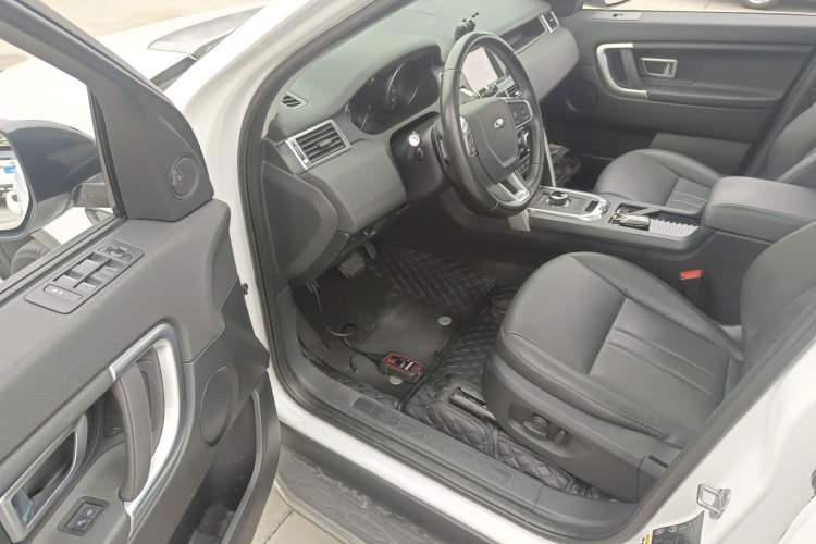 Used Land Rover Discovery Sport 2018 240 PS SE Version