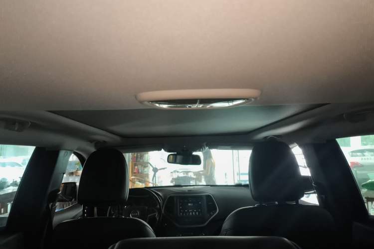 Used  Cherokee 2017 2.0L Superior Edition
