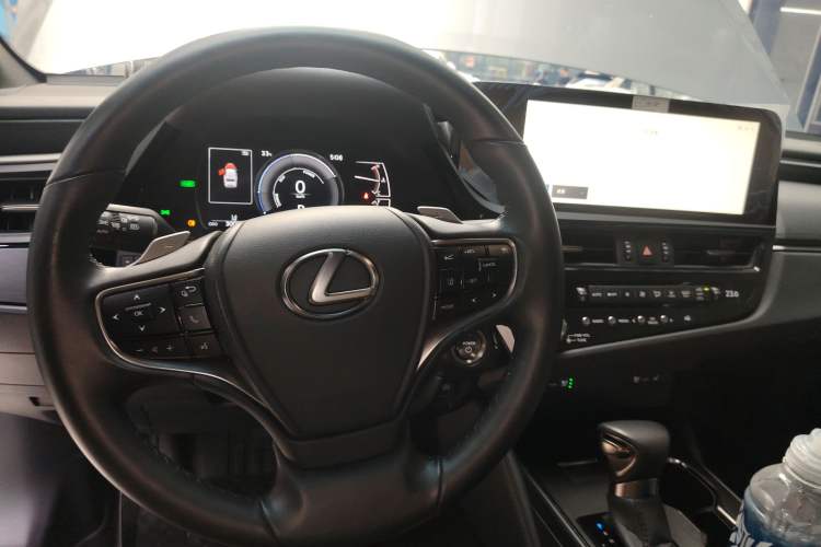 Used Lexus ES 2022 300h Excellence Edition
