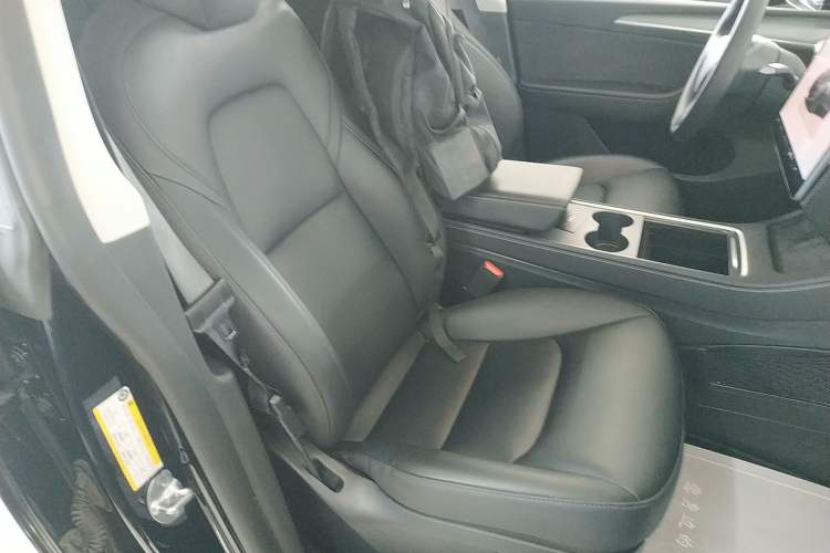 Used Tesla Model Y 2023 Long-Range All-Wheel-Drive Version
