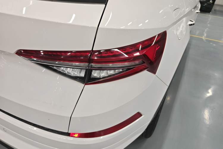 Used Skoda Kodiaq 2022 TSI330 5-Seater Two-Wheel-Drive Luxury Edition
