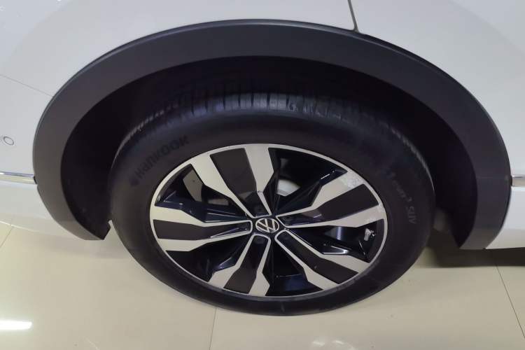 Used Volkswagen Tiguan L 2022 330TSI Automatic Two-Wheel Drive R-Line Enhanced Edition
