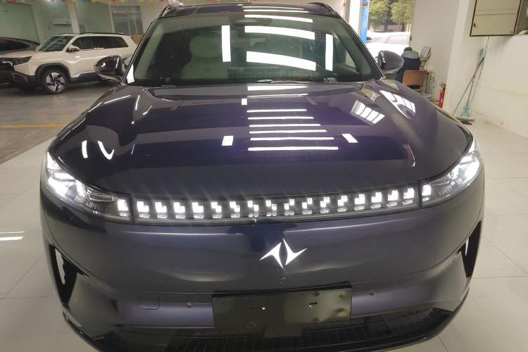 Used  eπ008 2024 636Max All-Electric Version 6 Seats
